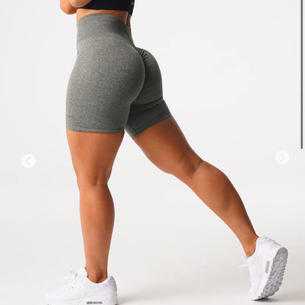 NVGTN seamless scrunch shorts